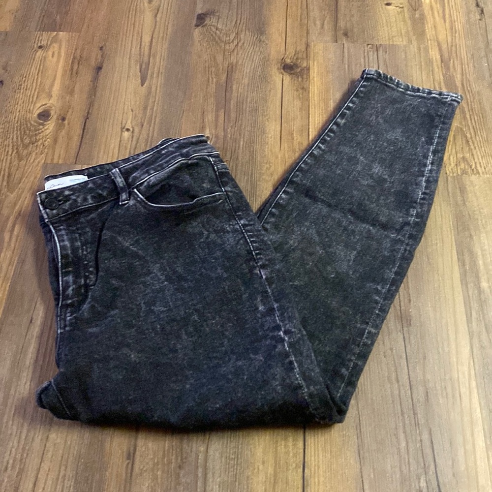 KanCan Exclusively for Maurices. Size 31, Black wash Jean.